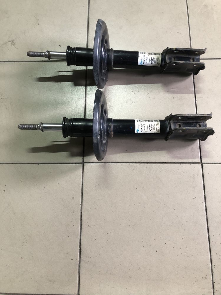 Продам  Амортизаторы передние  Dokker (543028828R)