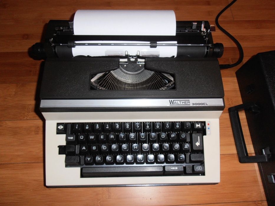 Elektryczna maszyna do pisania,walizkowa Walther