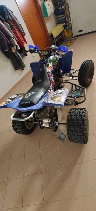 Yamaha Raptor 660R de 2001 nacional e com documentos