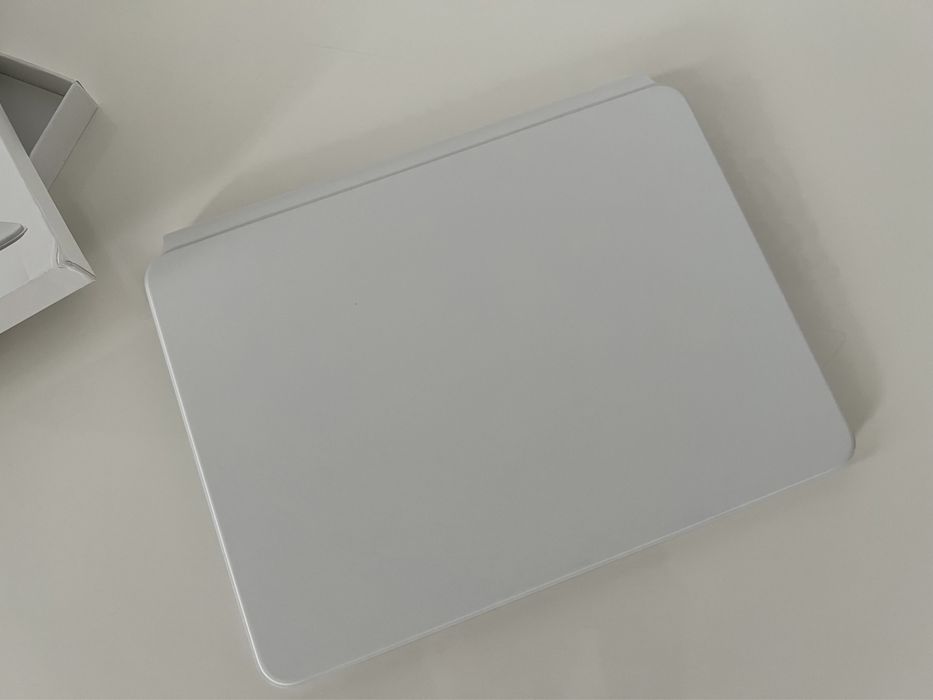 Apple Magic Keyboard white (MJQJ3) для iPad Air 10,9” iPad Pro 11”
