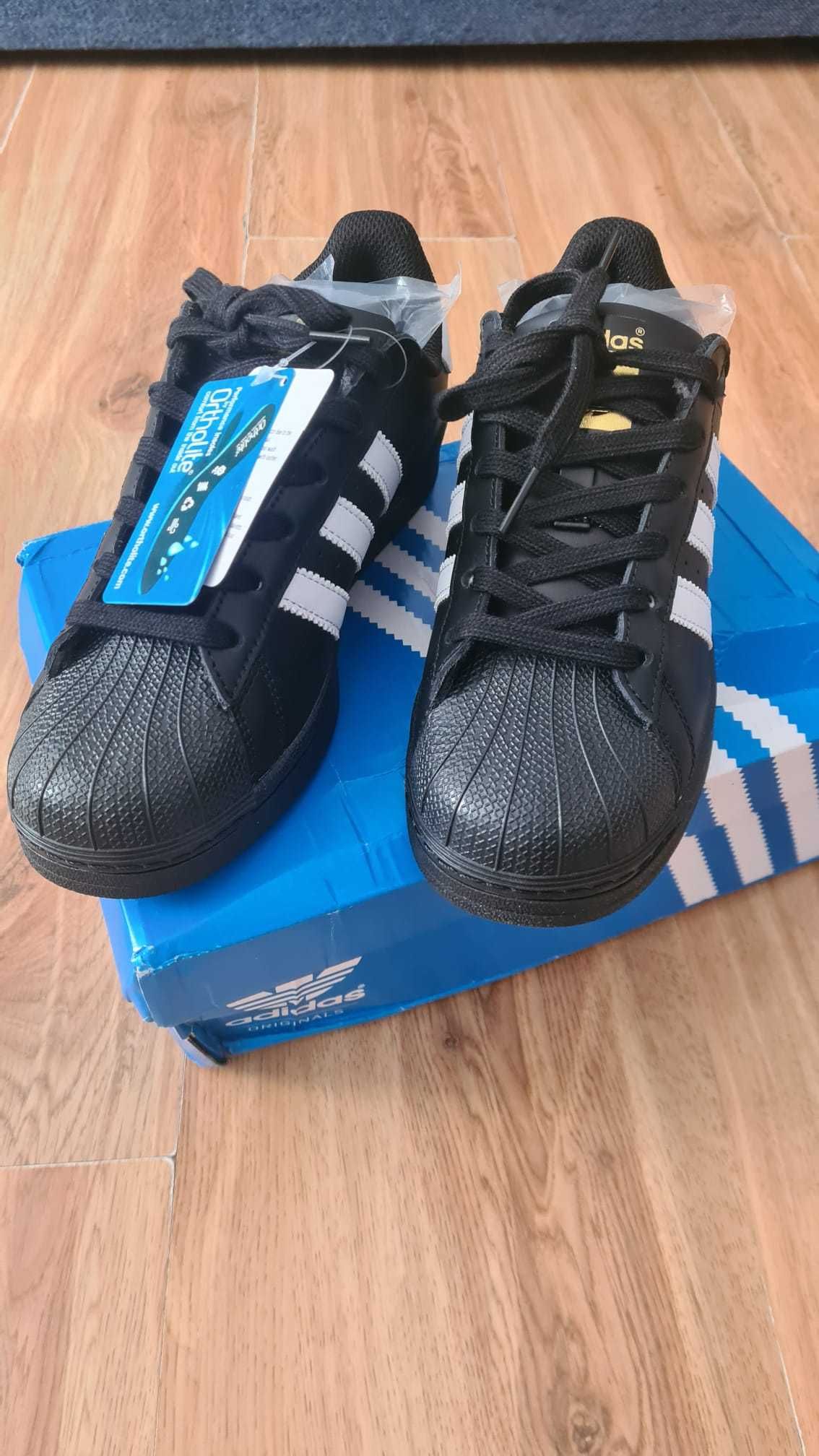 Adidas Superstar