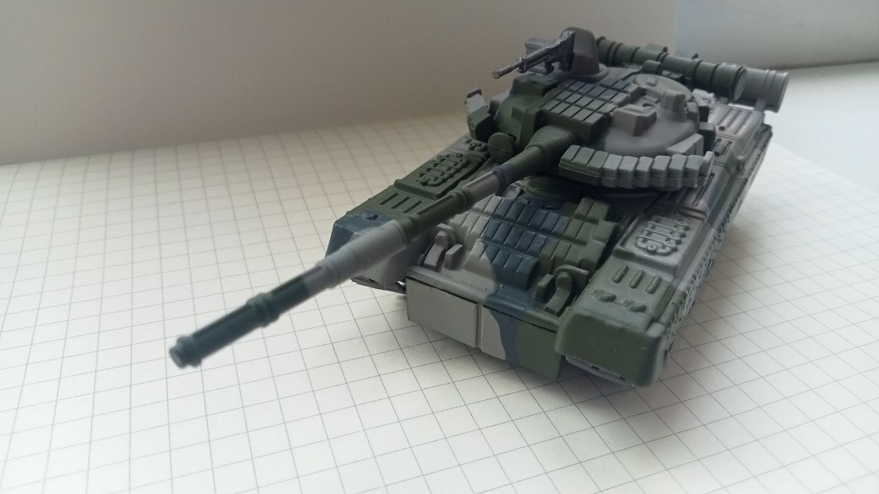 Модель танки Т80 и Т90