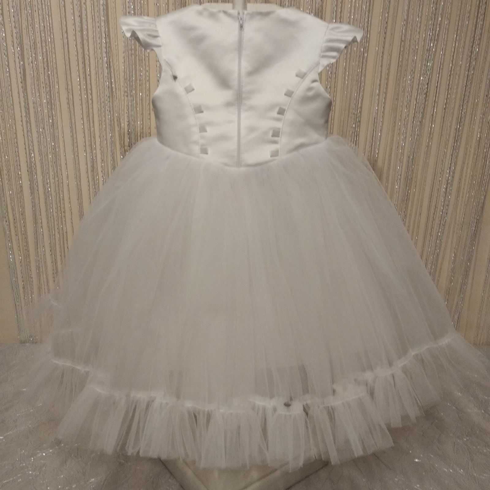 Платье Снежинки бусинки на 4-6 лет