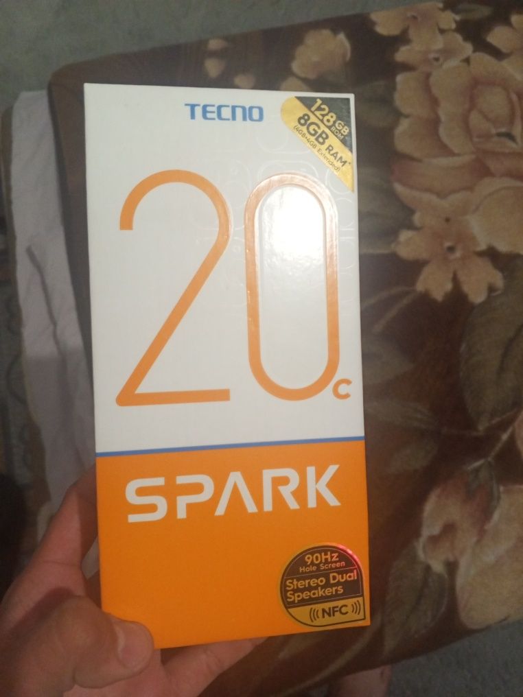 Телефон Tecno spark 20c
