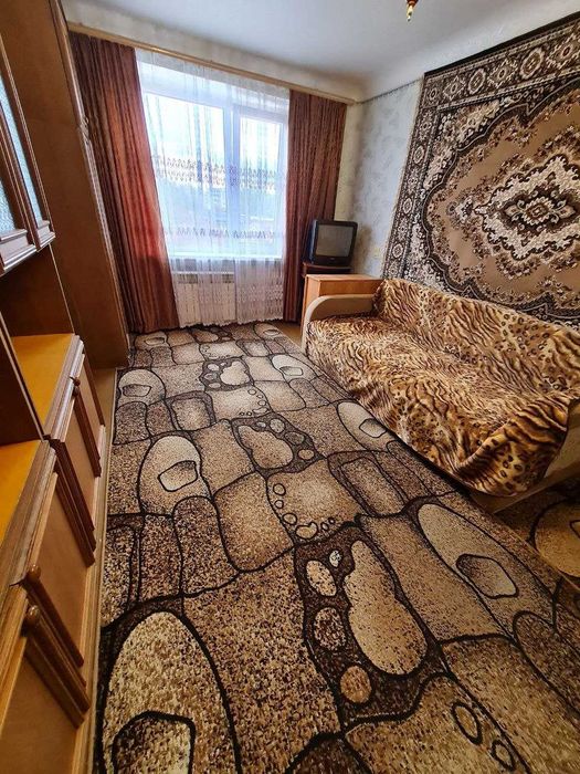 Продам 2 кімн. квартиру на Молодіжному, зуп. Героїв України. 32000