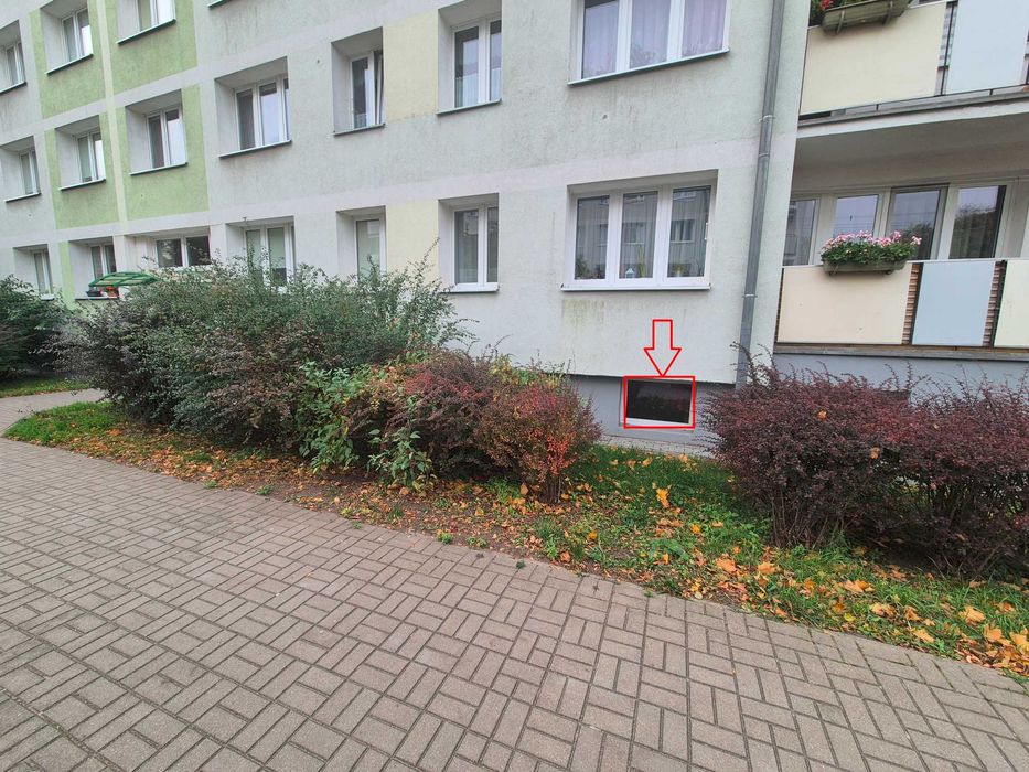 Magazyn Lokal Pomieszczenie 12m2 os. Piastowskie prąd + CO usługowe