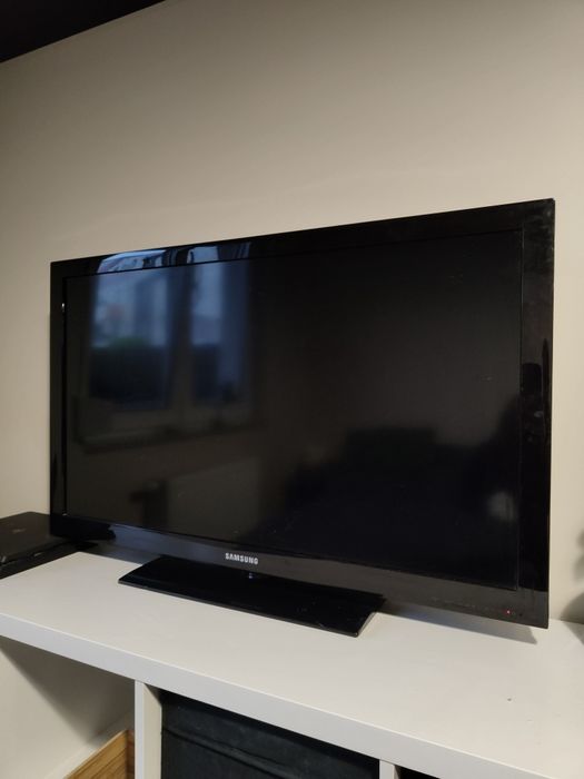 Telewizor SAMSUNG 40 cali