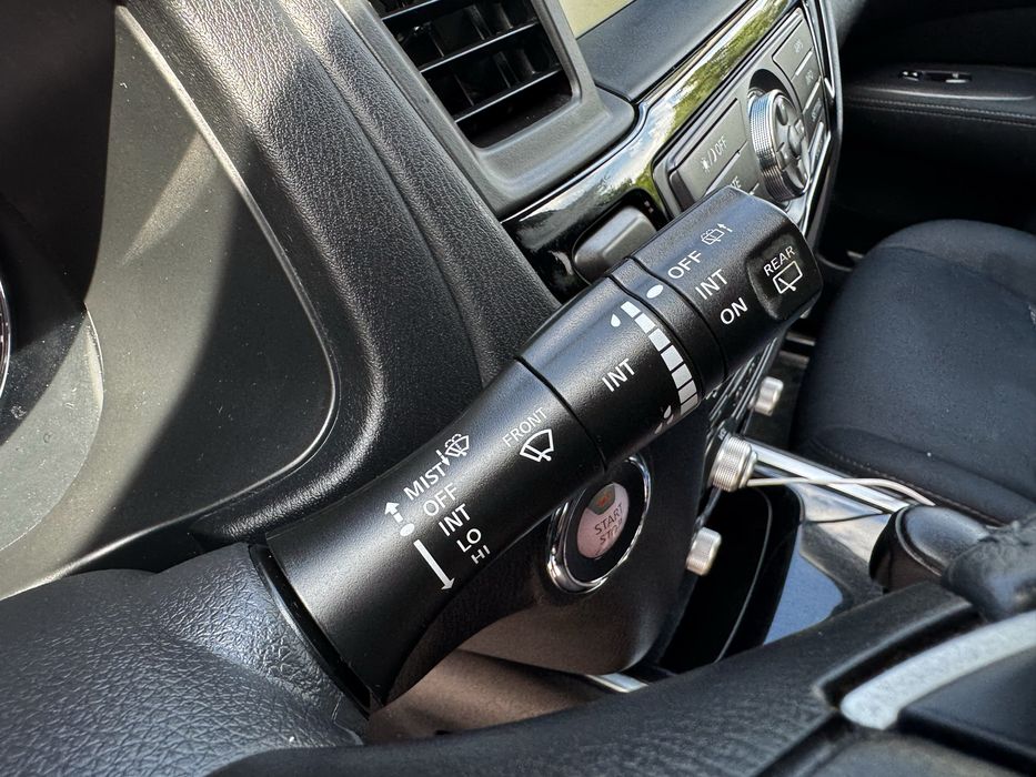 Nissan Pathfinder 2017 року на 4х4