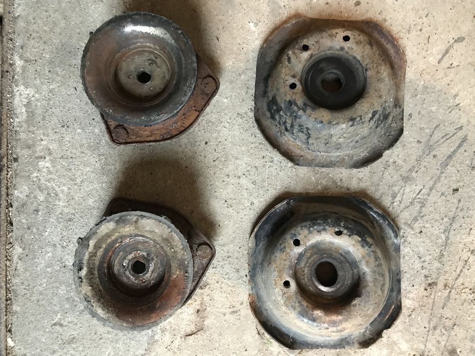 Опорні подушки і тарілки Nissan Vanette LD23 2,3 D