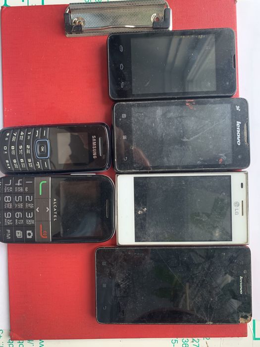 Телефон під розбір