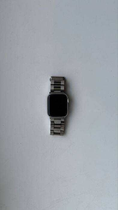 Продам СВОЇ Apple Watch 5 40mm silver сірі