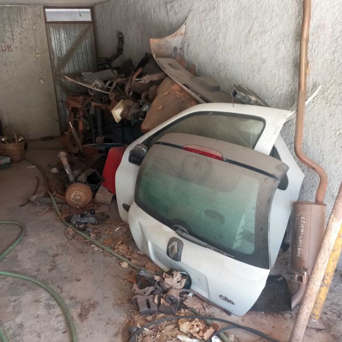Vendo Peças usadas para Renault Clio 1500 dci de 2004