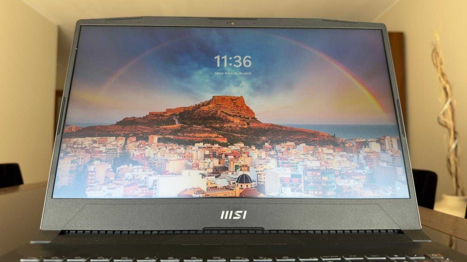 Portátil Gaming MSI 15.6" Pulse 15