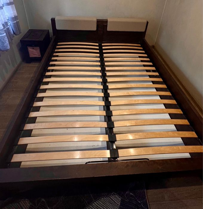 Łóżko  sypialniane