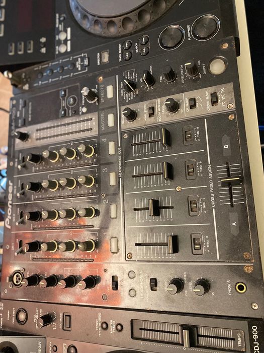 Mesa pioneer DJM 700 + 2 Leitores CDJ 900 + Prato Reloop RP 4000 MK2