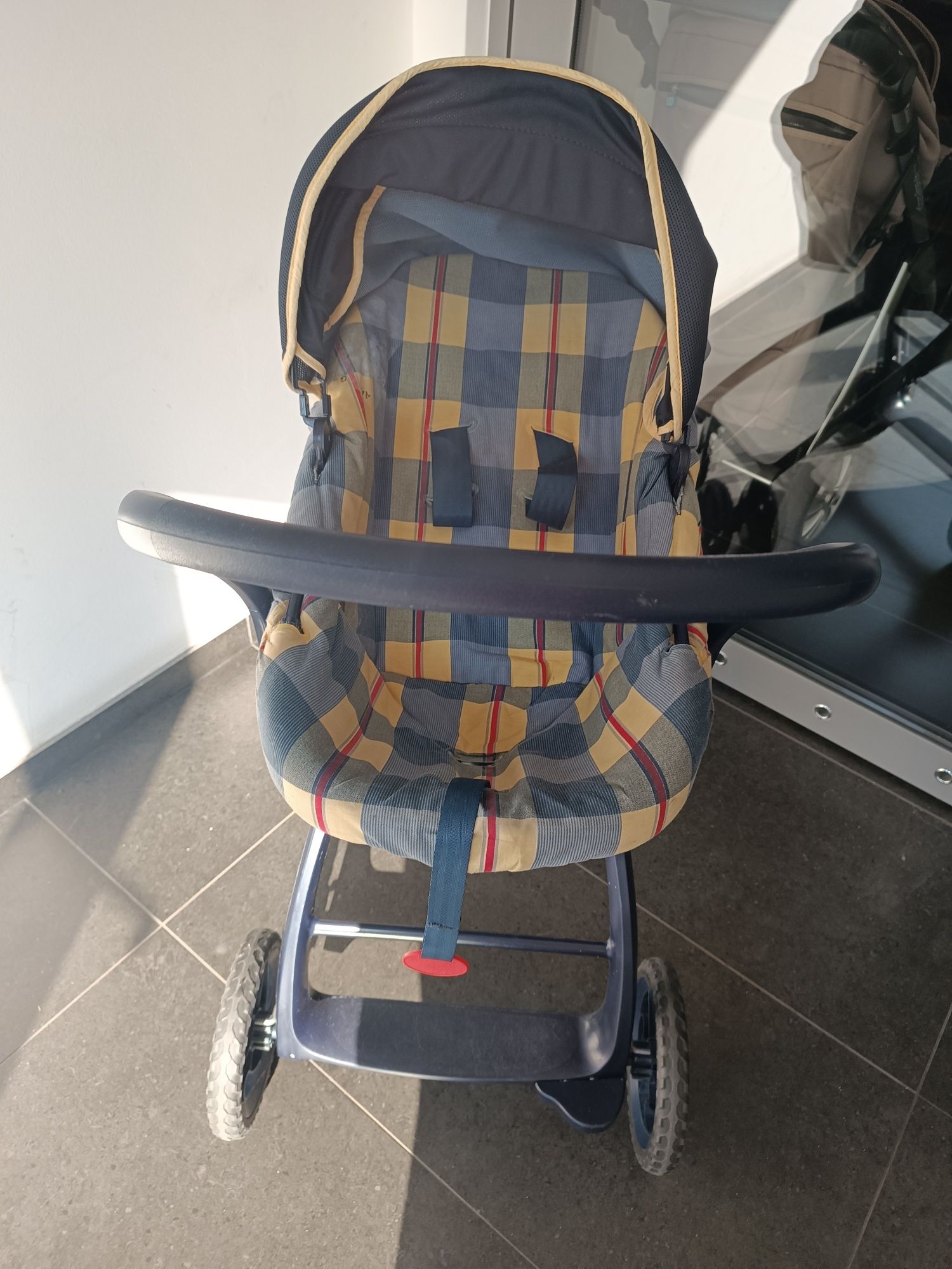 Mini Wózek niemowlęcy (fotelik samochodowy ze stelażem)