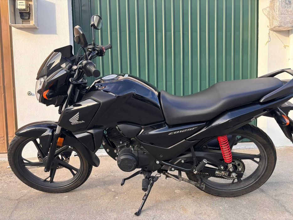 Mota Honda CB125F Abril 2024 com 6500Km (Moto de Garagem)