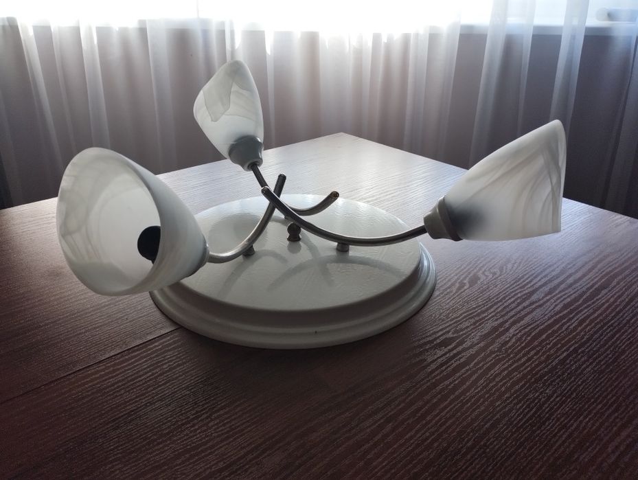 Lampa sufitowa potrójna