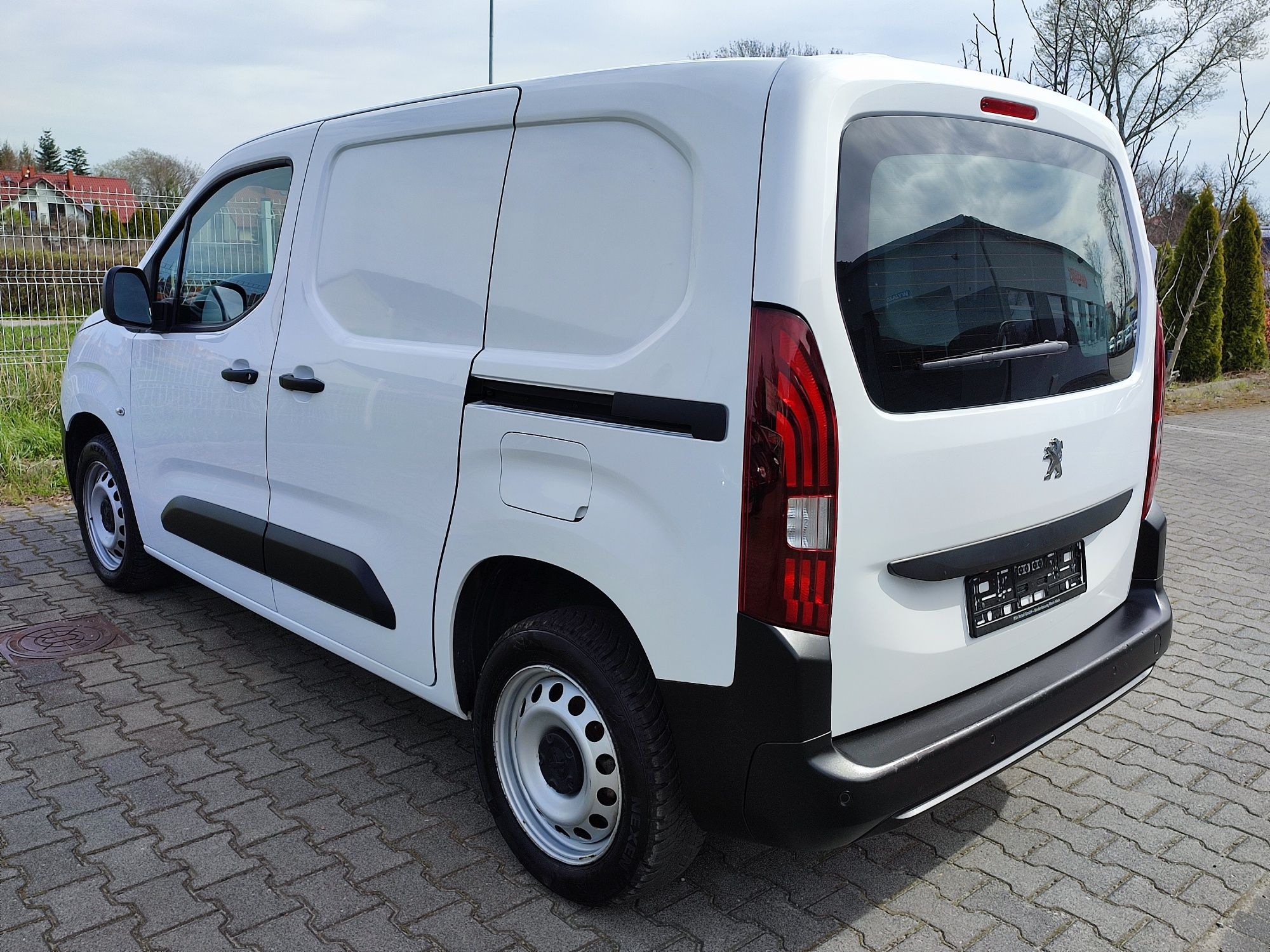 Peugeot Partner Berlingo 1.5 e-HDI 102 km 2019r klima 3 os.