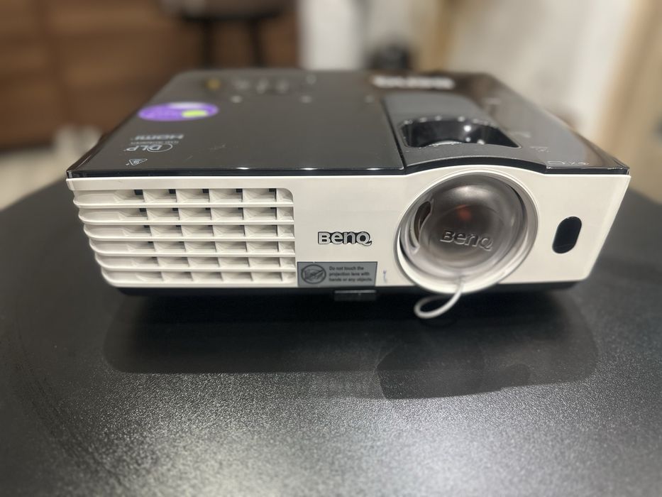 Projektor benq MX 618ST uzywany w bardzo dobrum stanie