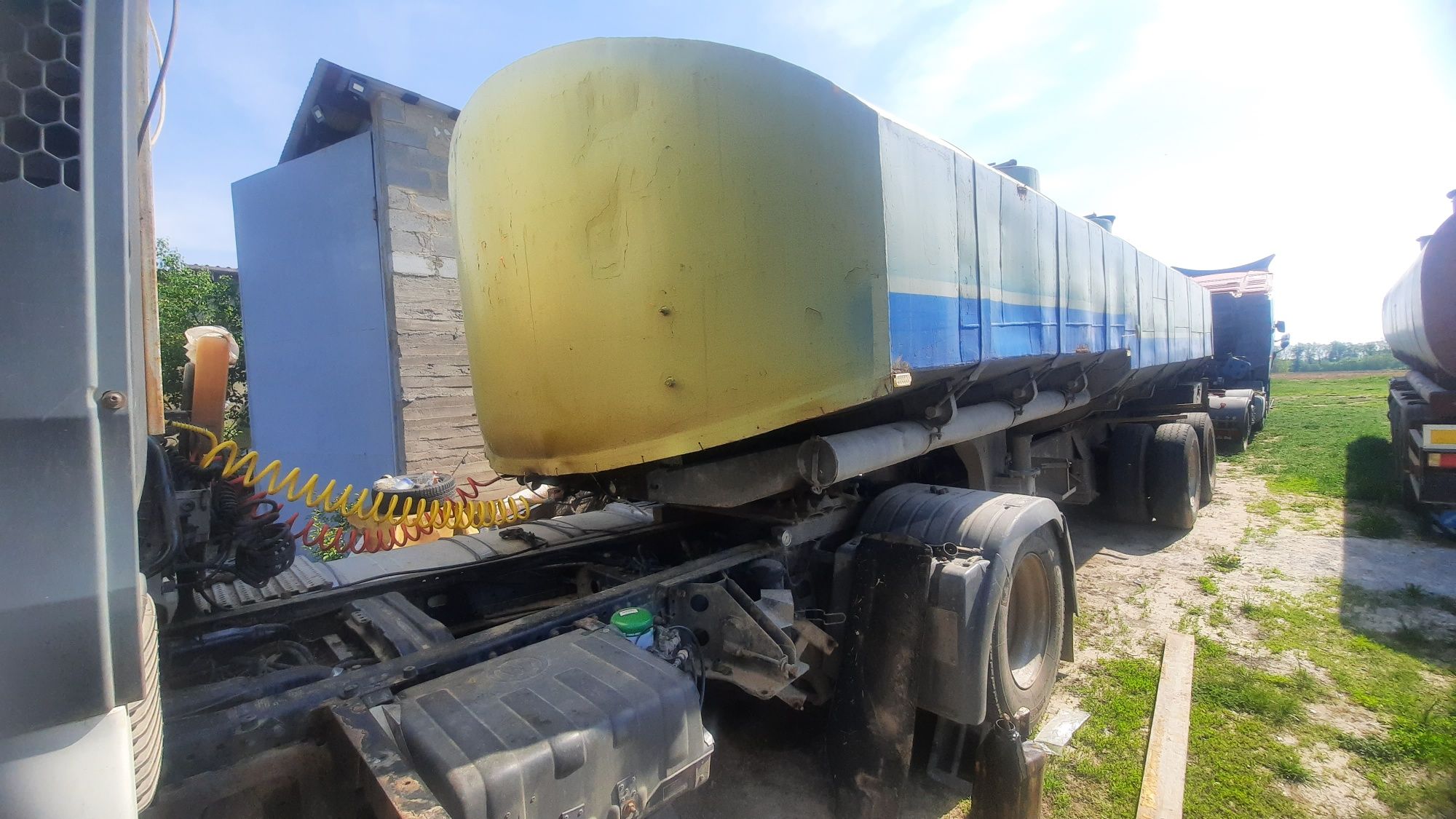 Полуприцеп, напівпричіп цистерна  ЧМЗАП ТЗ-22