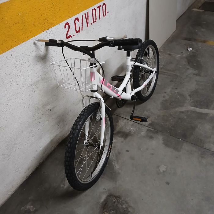 Bicicleta nova aro 14 para meninas nova sem uso