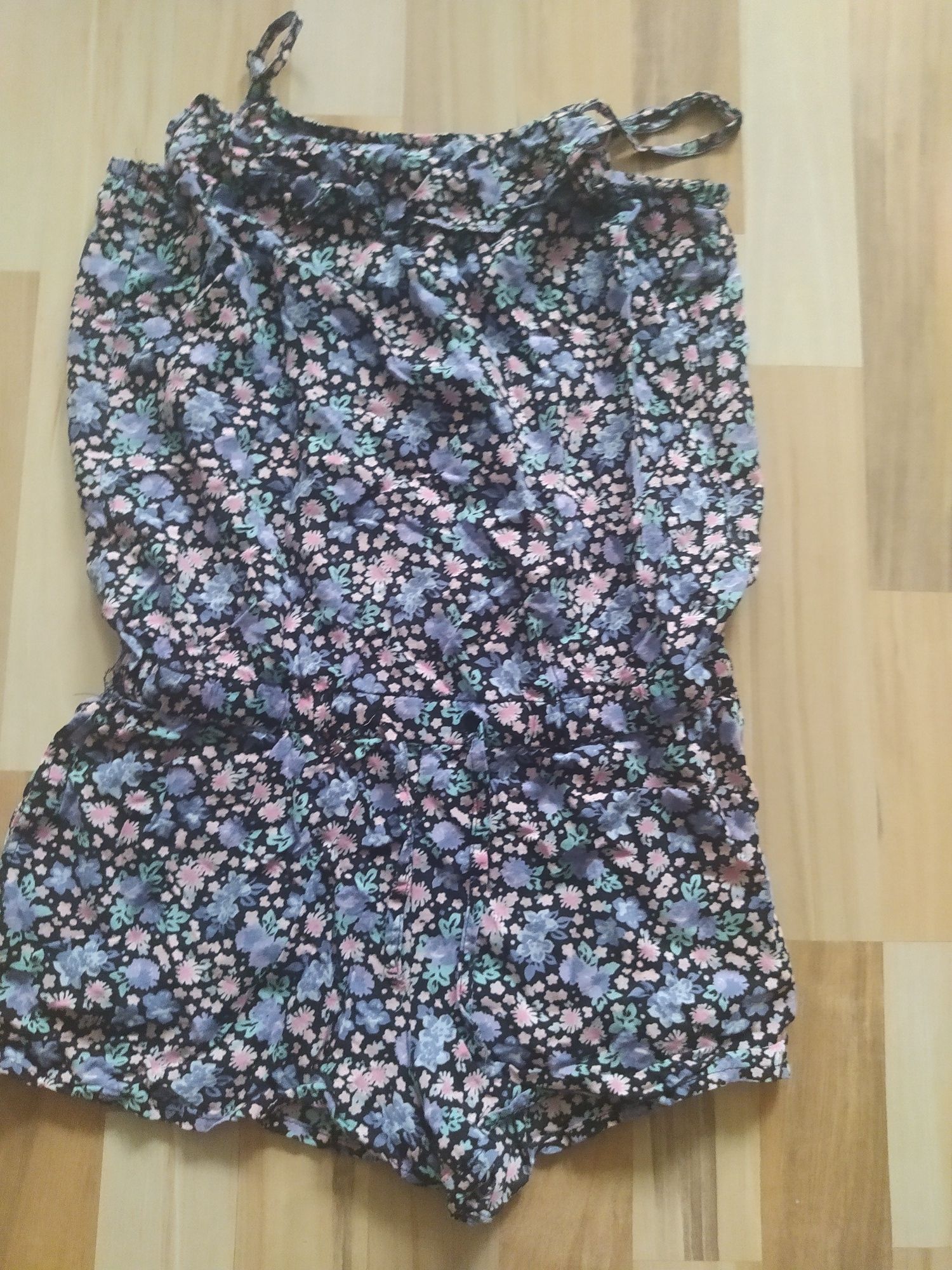 Kombinezon w kwiatuszki na lato rozmiar 152 H&M