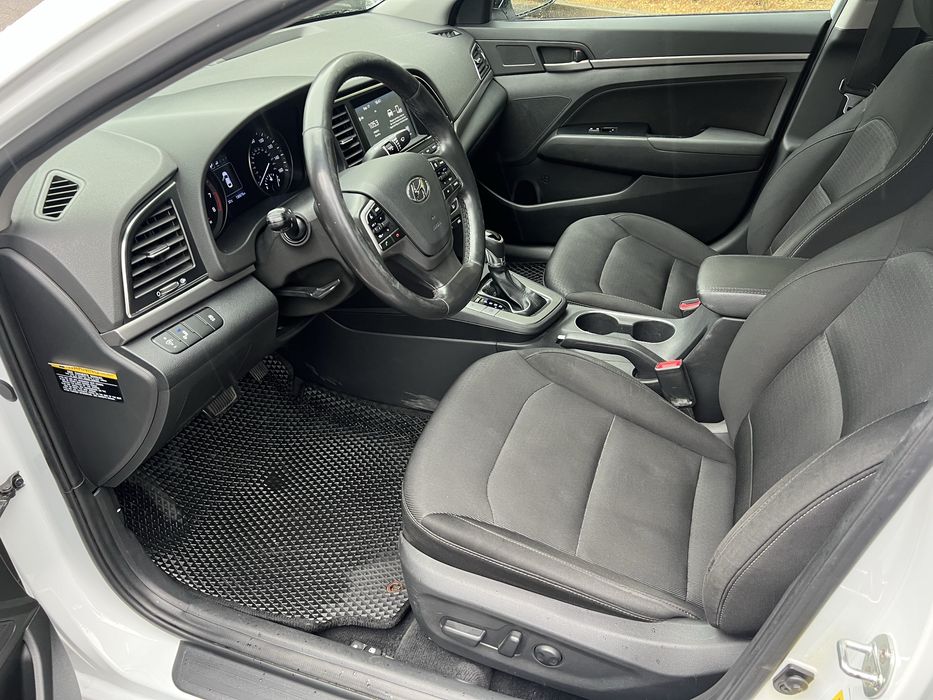 Hyundai Elantra 2016 год Автомат