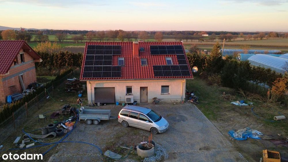 Górka Sobocka – atrakcyjny dom z pompą ciepła, garaż, panele