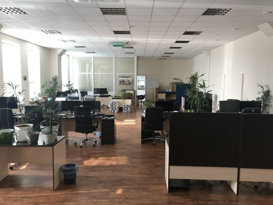 Офіси з автоном. електропостачанням і бомбосховищем