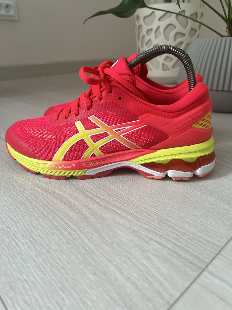 Кросівки для бігу Asics GEL-KAYANO 26
