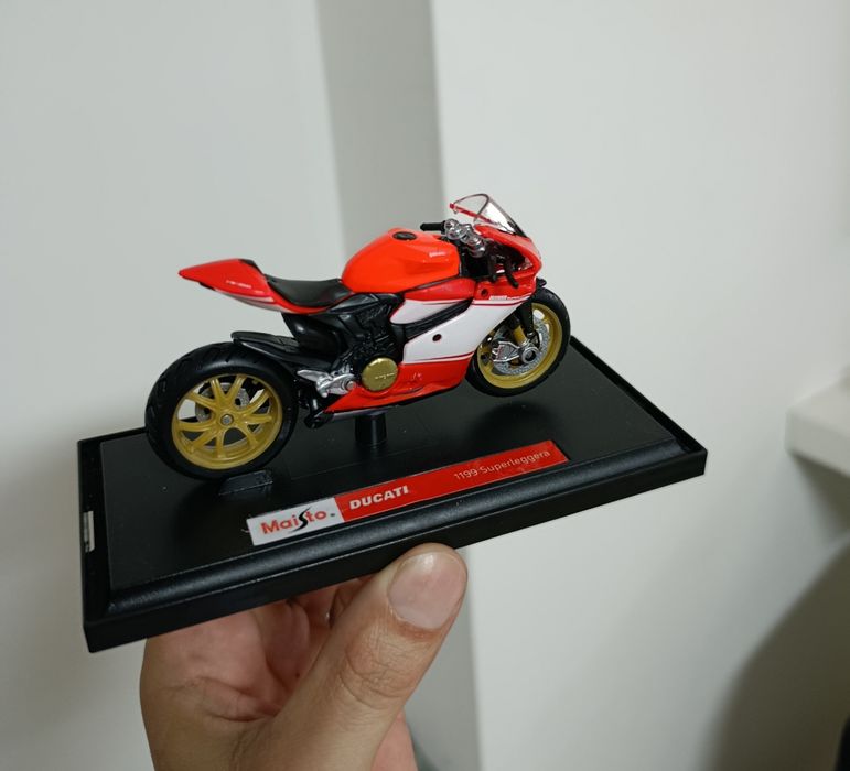 Ducati 1199 superleggera miniatura