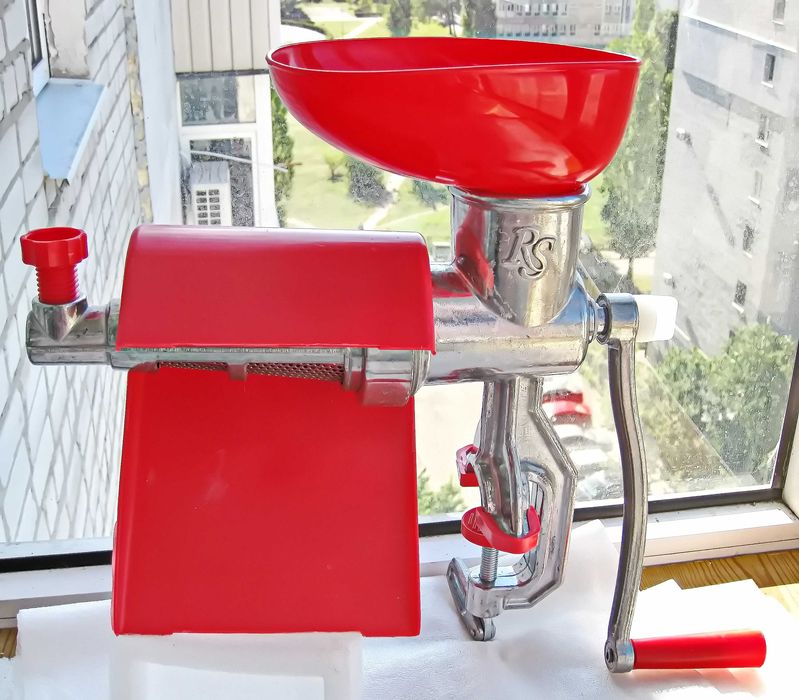 Соковыжималка  соковитискач  механічний ручний RS 170. Харків.