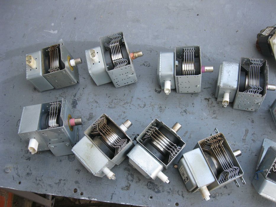 Продам трансформатор микроволновки магнетрон тарелку