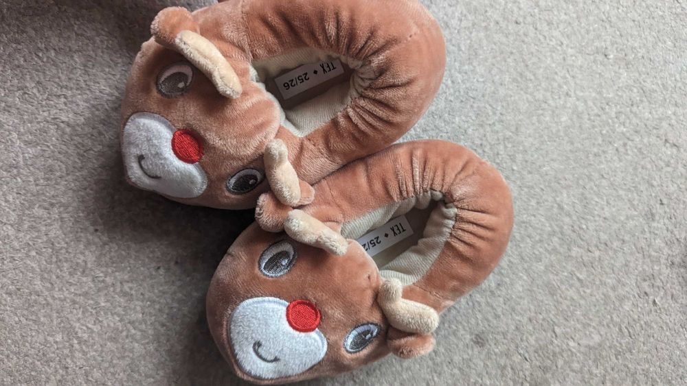 Kapcie  renifery 25/26