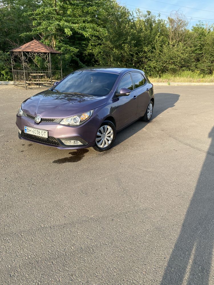 Mg 5  легковий хетчбек