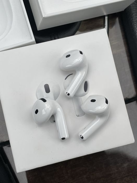 AirPods 4, AirPods, правый AirPods 4