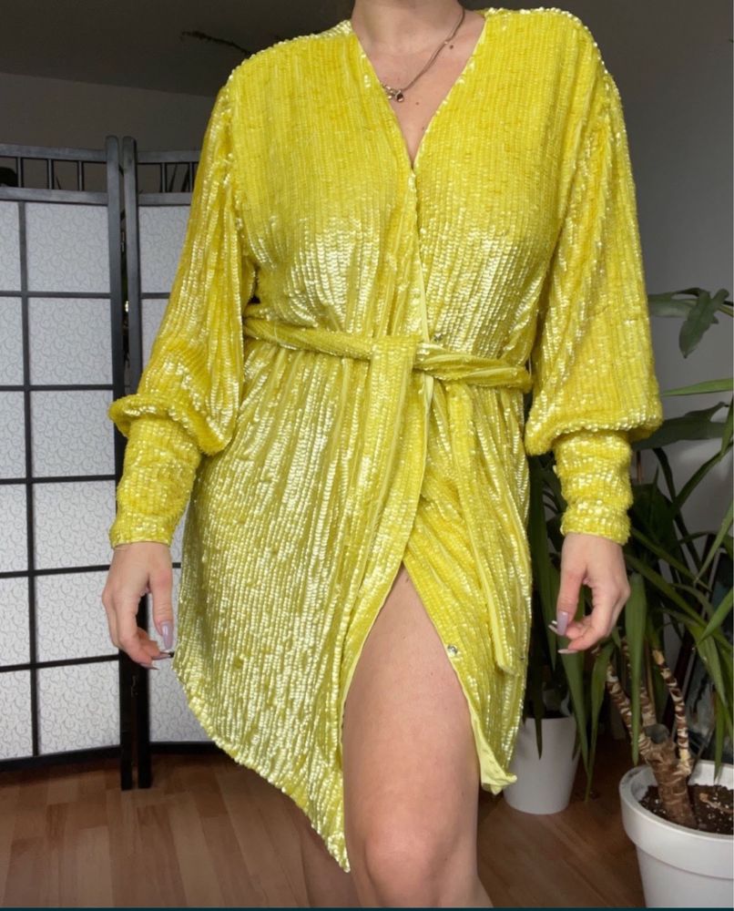 Żółta kopertowa cekinowa sukienka mini 44 xxl 42 xl  asos
