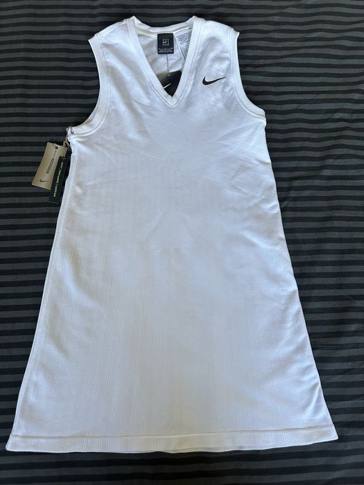 Сукня тенісна Nike, р. S