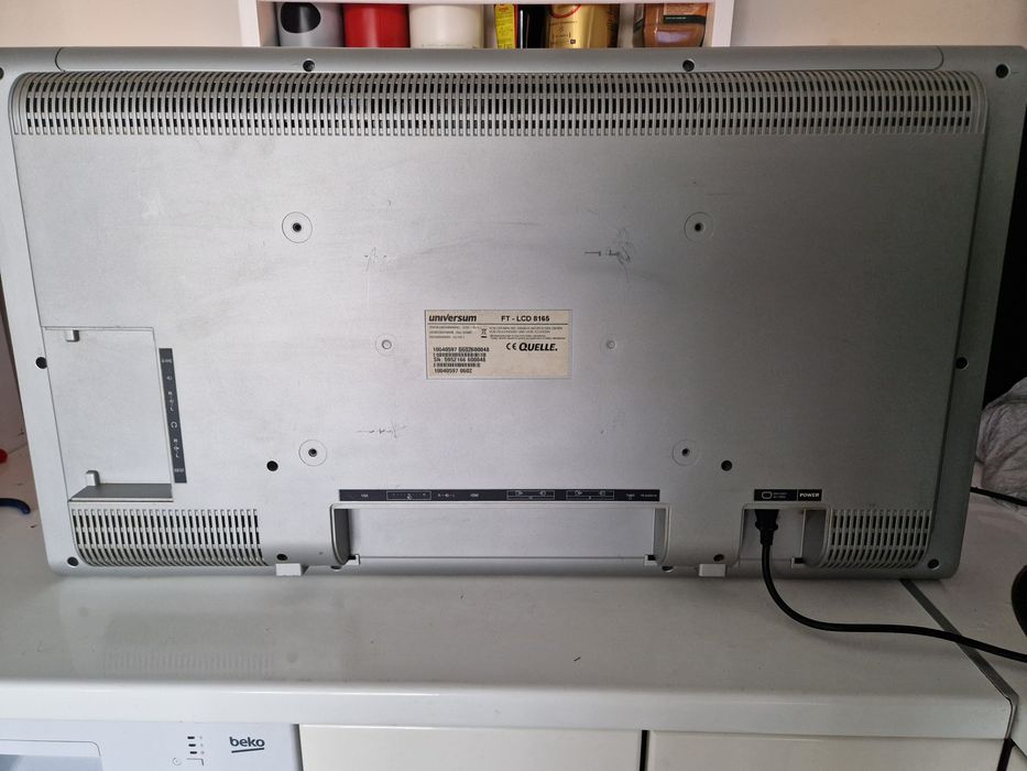 Telewizor 32" Universum FT-LCD 8165