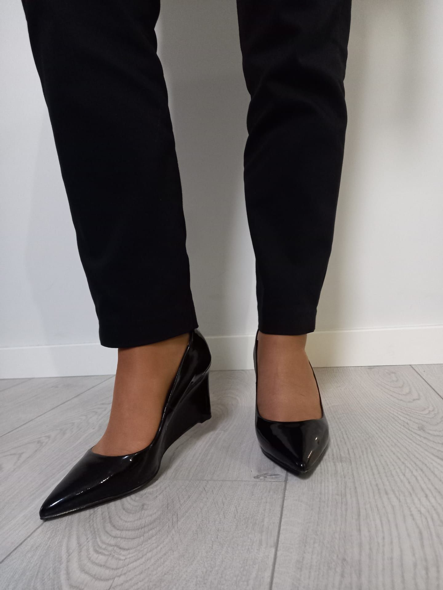 Sapatos cunha pretos senhora, n. 35 Novos!