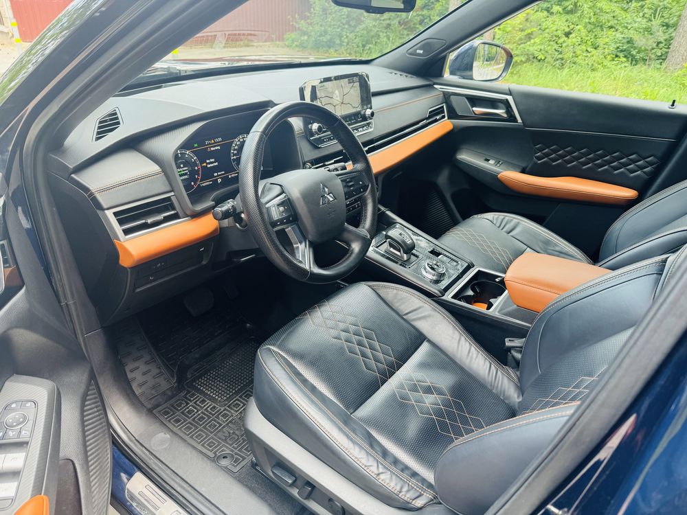 Продам Mitsubishi Outlander 2021 рік 2.5 Бензин SEL в ідеальному стані
