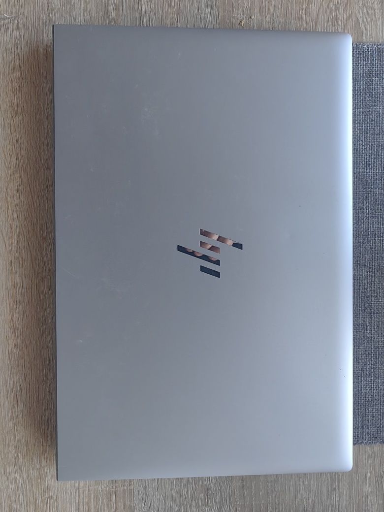 HP EliteBook 830 G8