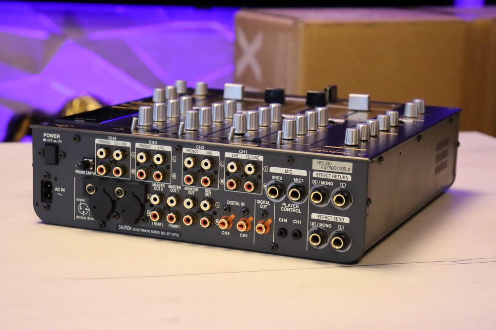 Technics SH-MZ1200 DJ MIXER // SL-1210MK2
