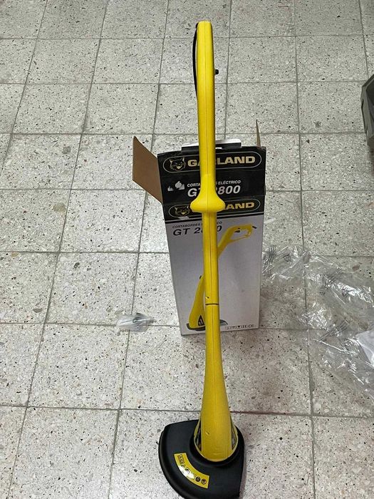Vendo aparador de relva elétrico