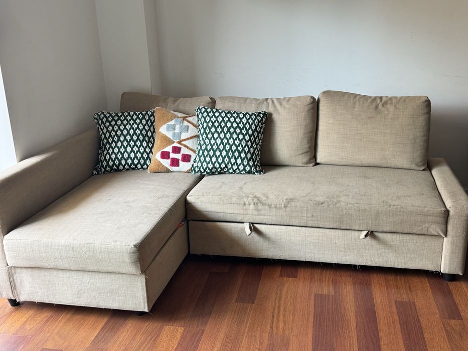 Sofa Cama  ikea com marcas de uso .