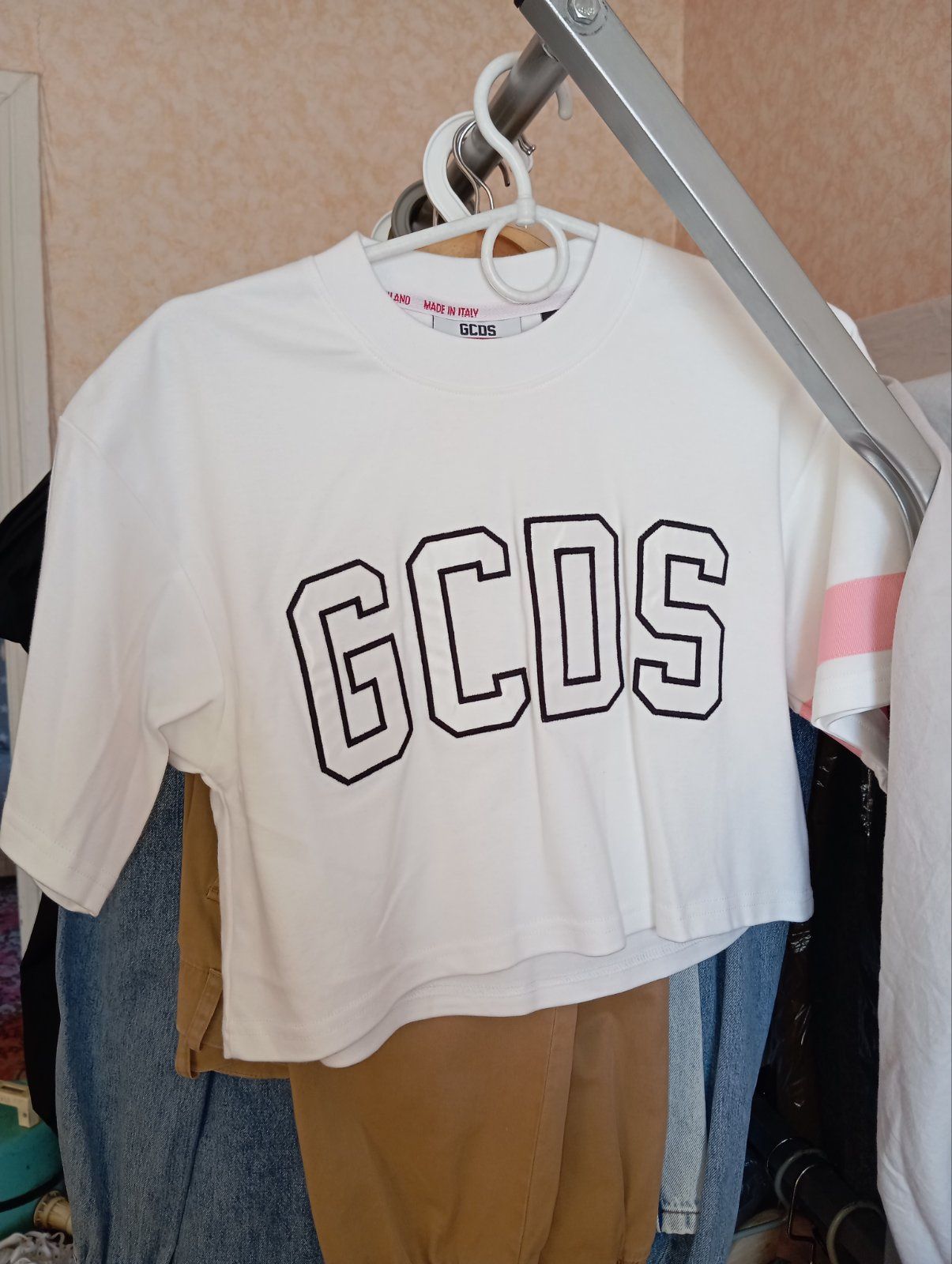 Укорочена футболка GCDS