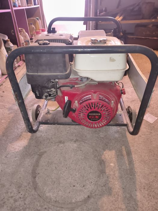 Продам генератор зі встроєним зварювальним інвертором  FOGO FH8220W.