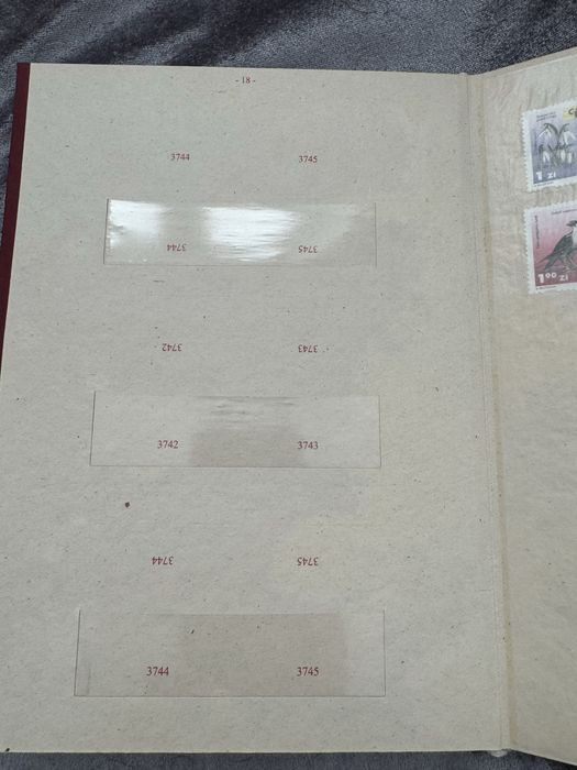 klaser jubileuszowy + znaczki pocztowe polski 2000