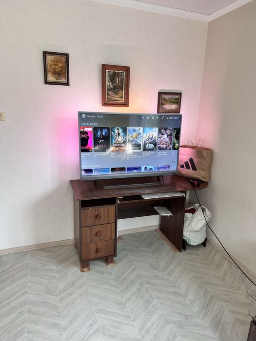 Компʼютерний стіл